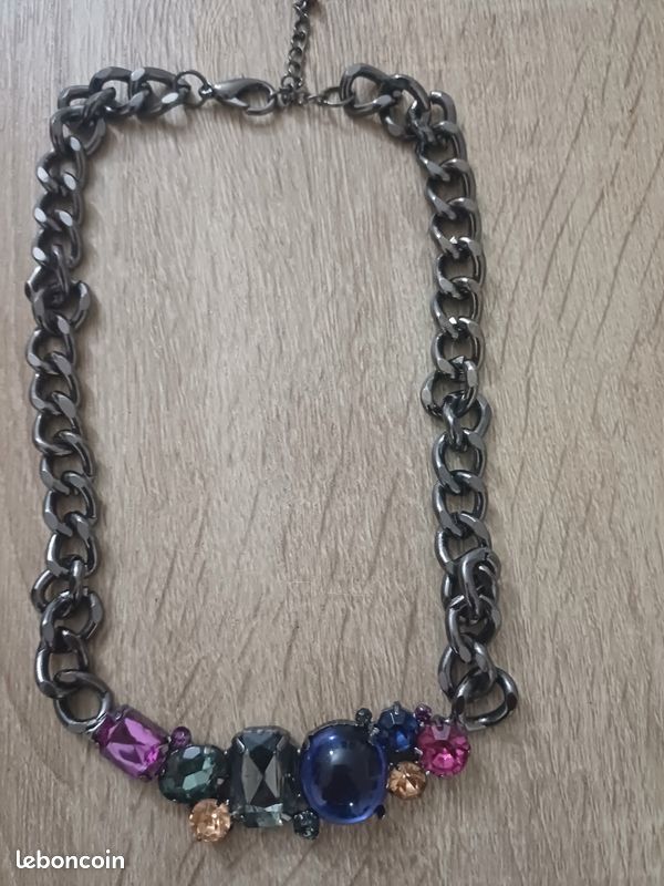 Collier fantaisie (image 3)