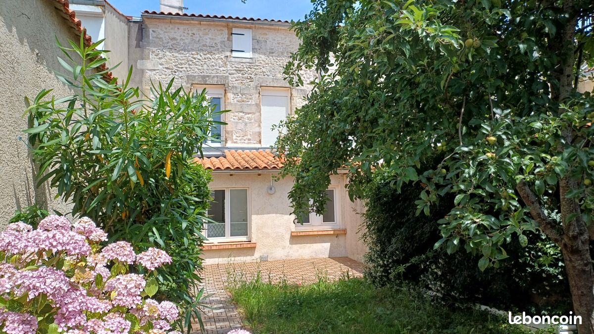 Maison 6 pièces 146 m² · à Tonnay-Charente · 146 m² · 1 015 €/mois