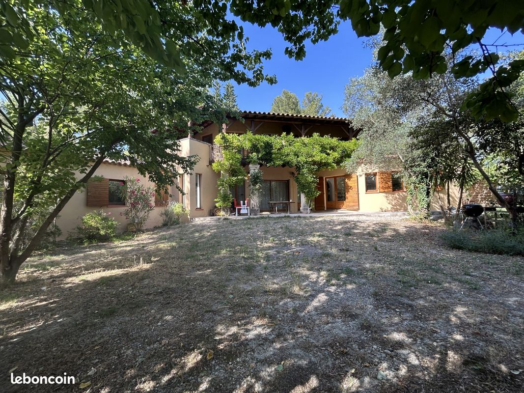 Maison 7 pièces 255 m² · à Saint-Vincent-de-Barbeyrargues · 255 m² · 730 000 €