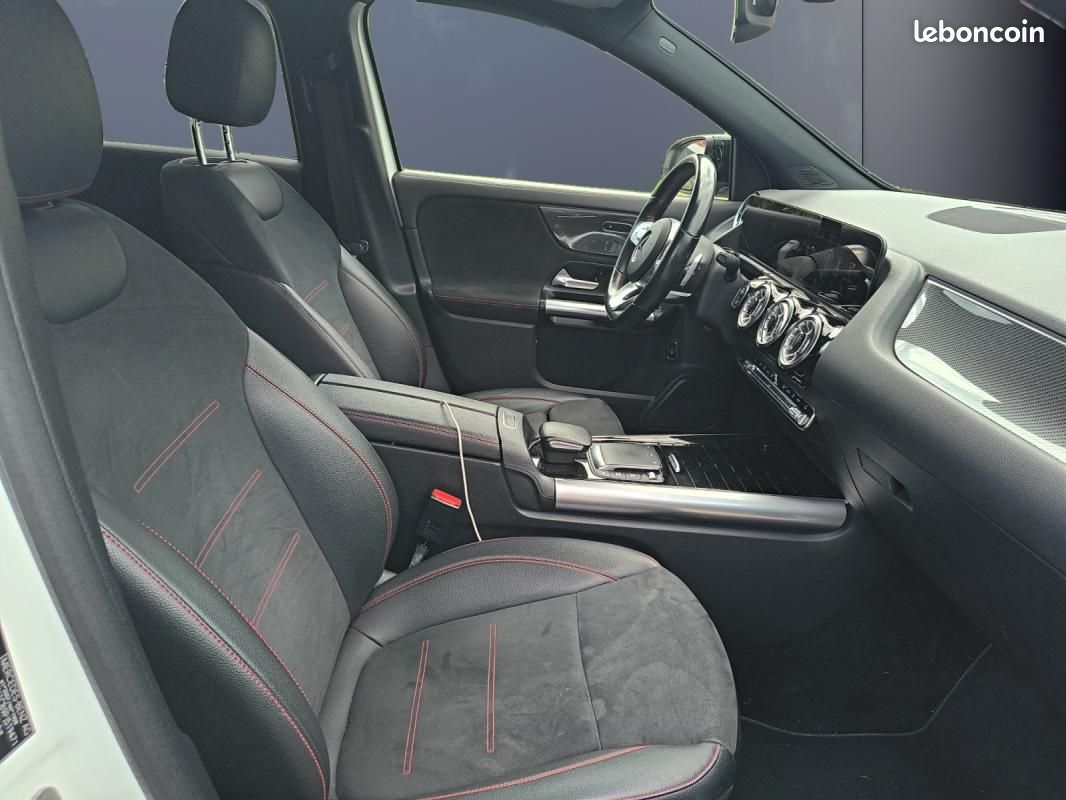 Mercedes Gla 2.0 200 D 150 ch Amg Line 8g-dct /GPS/Caméra de recul/Radar AV et AR/Attelage/Clim auto (image 14)