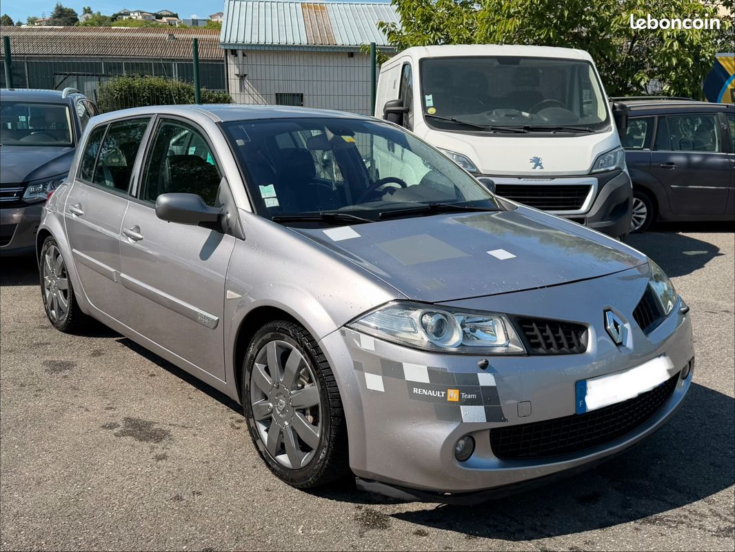 Renault Megane RS F1 TEAM 224ch (image 2)