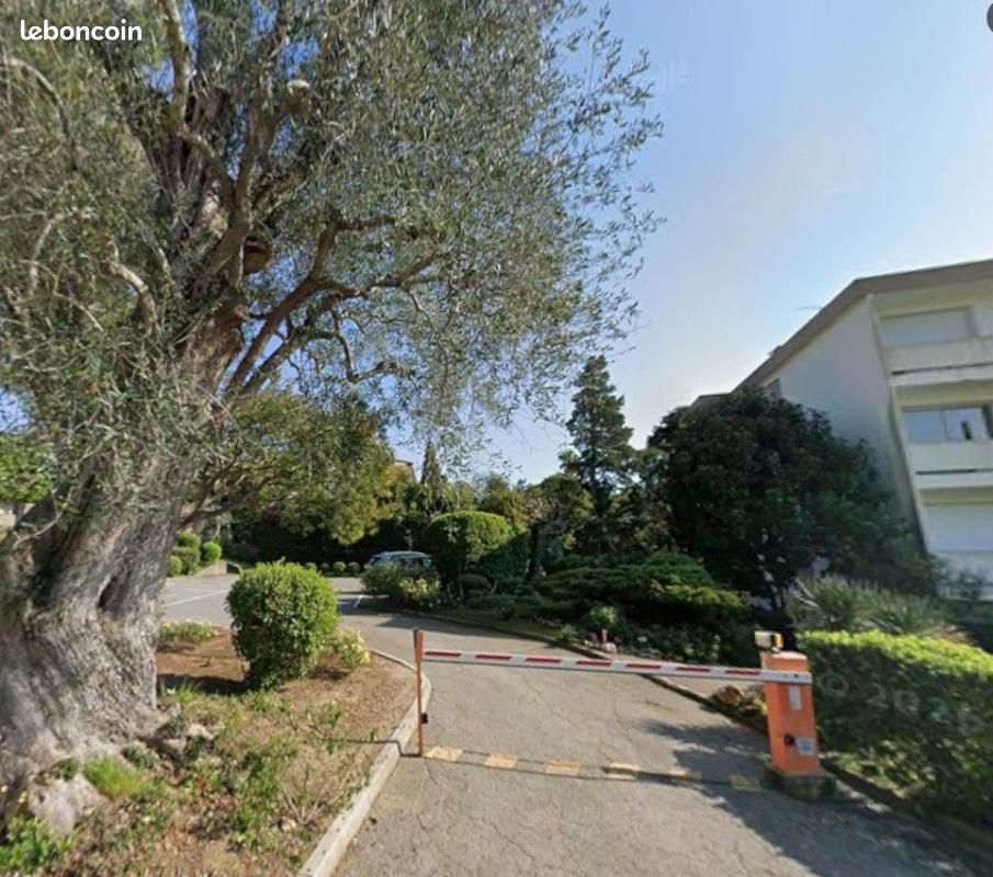 Parking Cannes · 110 €/mois