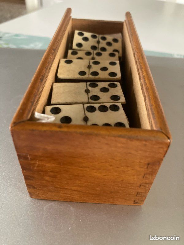 Ajuny Ensemble De Jeux En Bois - Cribbage, Dominos Et Dés - 28 Dominos, 5 Dés, 6 Broches - Boîte De Rangement Avec Insert Laiton - 25,4 X 10,1 Cm
