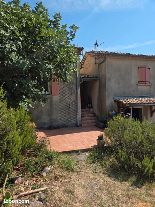 Appartement 3 pièces 80 m² · à Rochessauve · 80 m² · 650 €