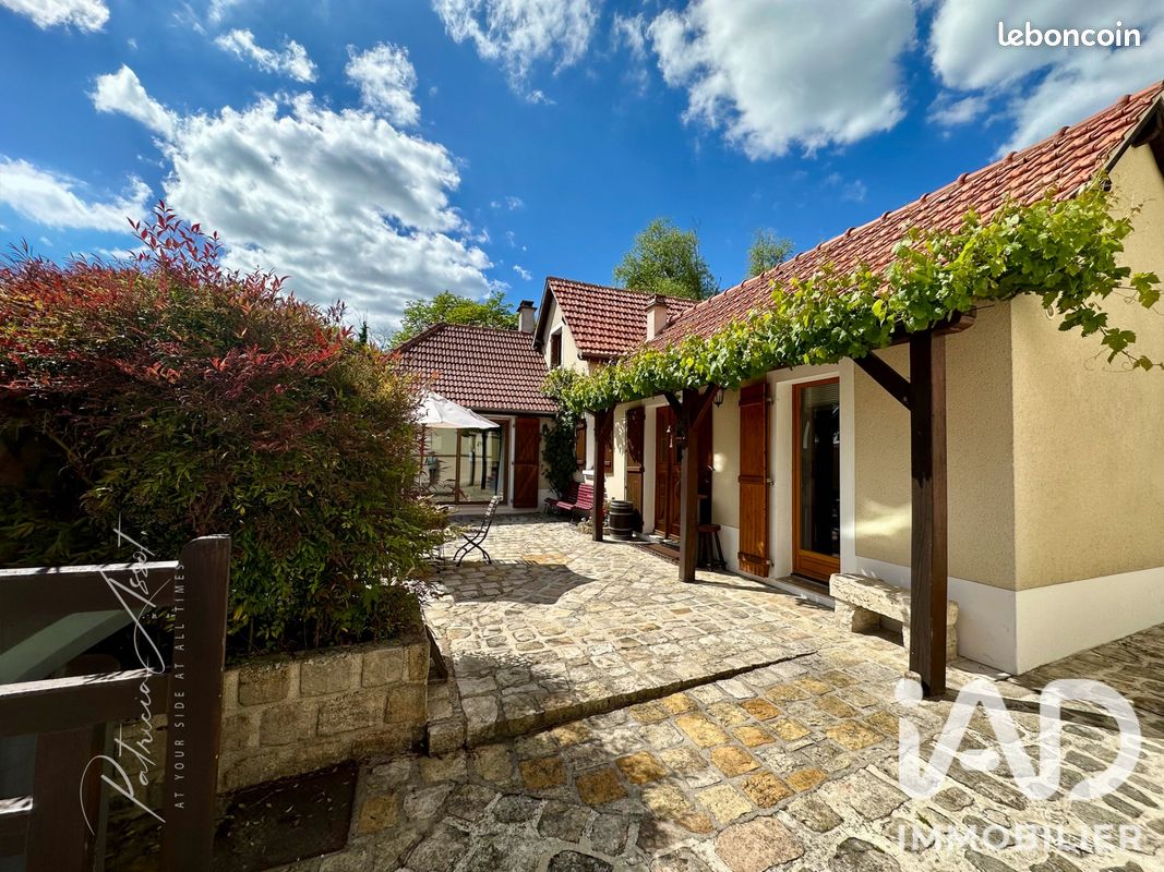 Maison 7 pièces 175 m² · à Bourron-Marlotte · 175 m² · 570 000 €