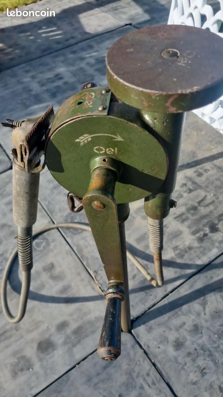 Authentique tondeuse a chevaux pour criniere ancienne collection fonctionne a manivelle (image 4)