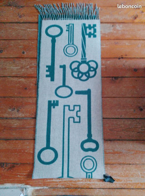 Écharpe casaque Hermès 100 % cachemire porte clefs verte (image 2)