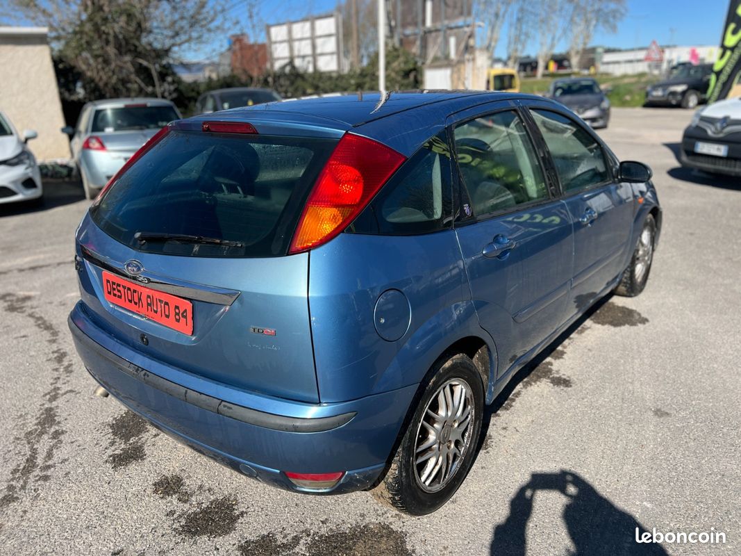 FORD Focus Berline FOCUS BASE tdci 115 (image 4)