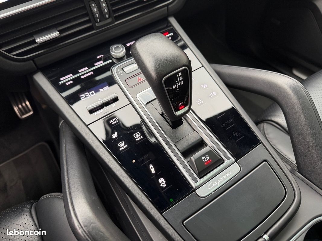 PORSCHE CAYENNE 3.0 V6 440 ch Tiptronic BVA S Toit Ouvrant Pack Chrono Siège électrique à mémoire (image 10)