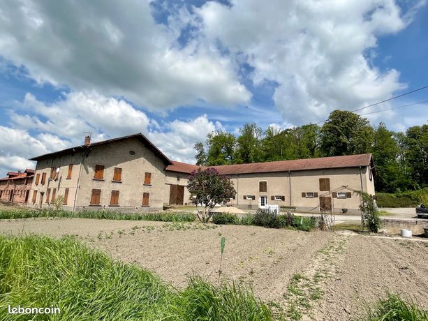 Ferme 8 pièces 900 m²