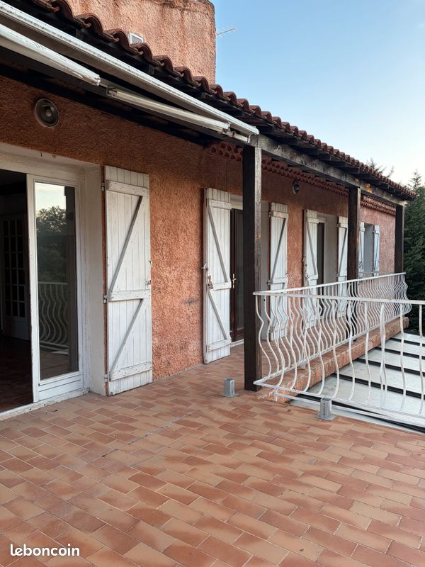 Maison 9 pièces 215 m² · à Cabriès · 215 m² · 890 000 €