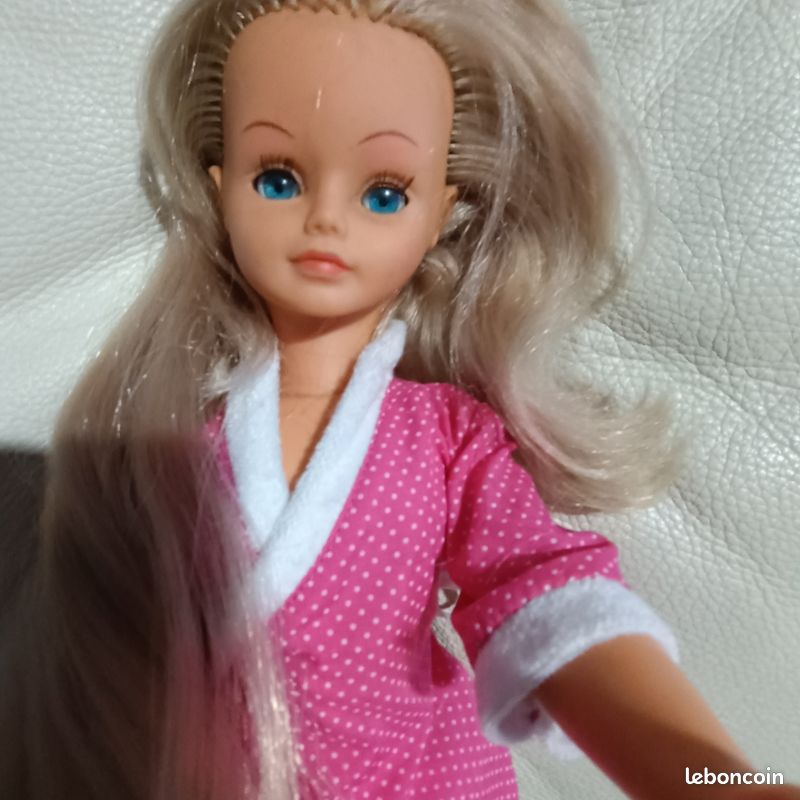 POUPÉE CATHIE DE Bella 1981 blonde yeux bleus très longs cheveux EUR 20,00 - PicClick FR