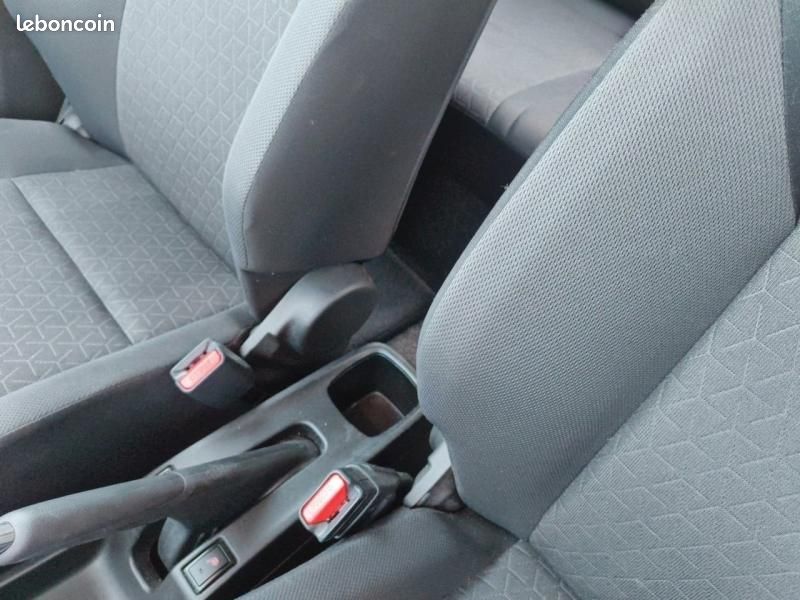 Suzuki Swift 1.2 Hybrid 83ch Privilège (image 38)