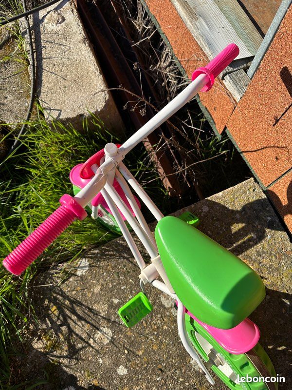1er Petit Vélo enfant vintage avec roulettes (image 3)