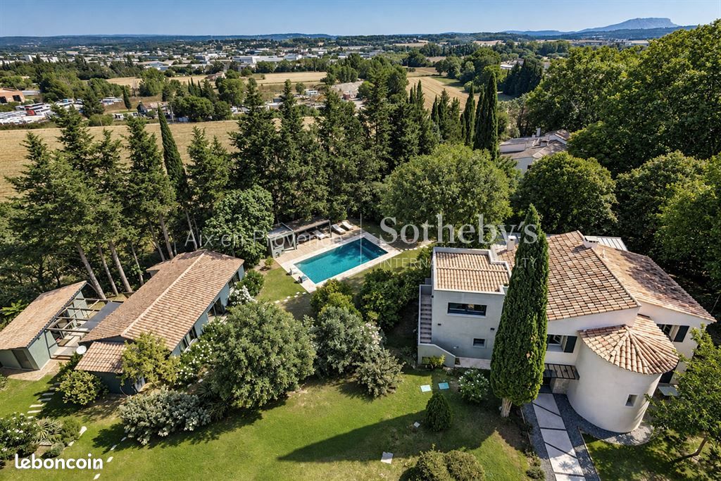 Maison 8 pièces 300 m² · à Aix-en-Provence · 300 m² · 1 990 000 €