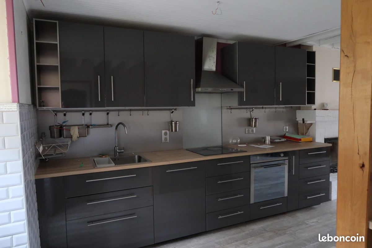 Maison 5 pièces 175 m² · à Glénic · 175 m² · 950 €/mois
