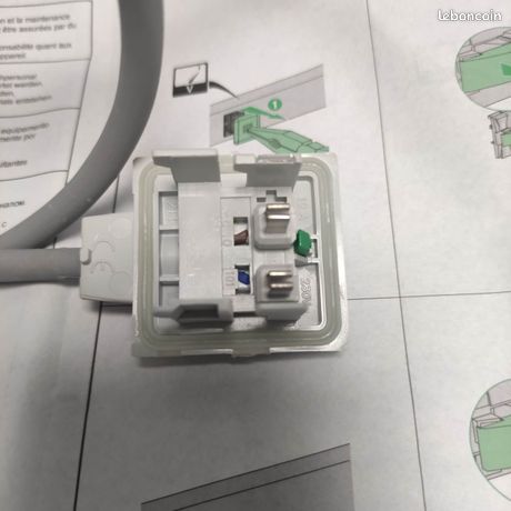 Schneider Electric KBC16DCF40 Canalis Coffret de Dérivation pour