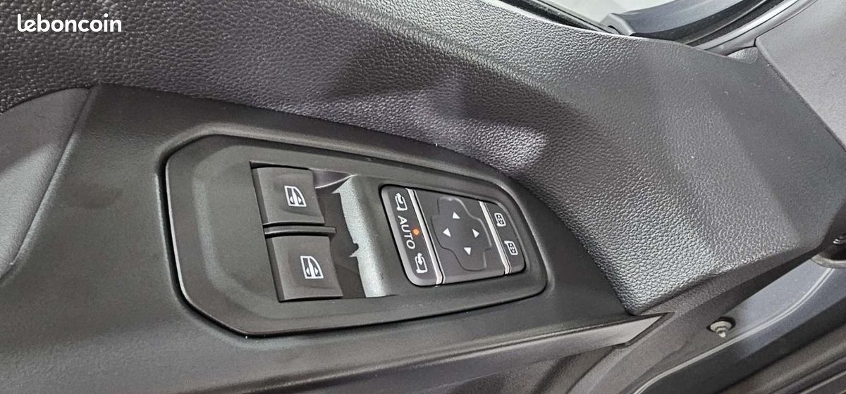 Nissan Primastar COMBI L1H1 3.0t 2.0 dCi 170 S/S BVA9 Tekna 8 pl (image 36)