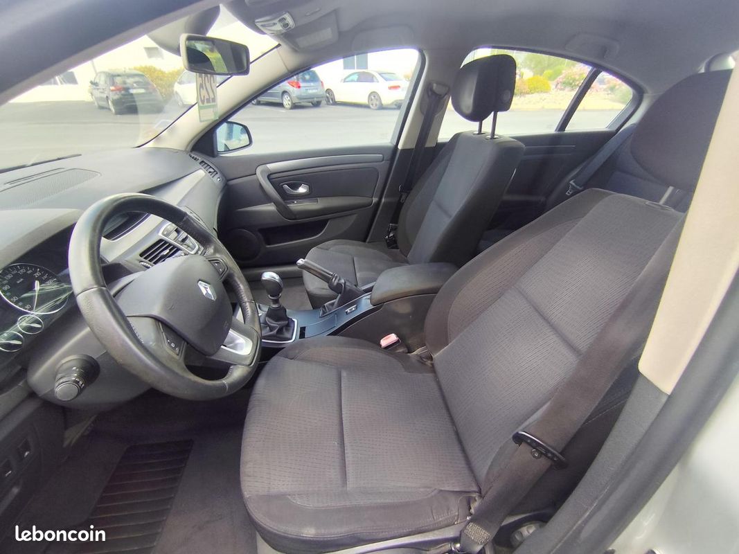 RENAULT LAGUNA 1.5 dCi - 110 III BERLINE Authentique PHASE 1 (image 15)