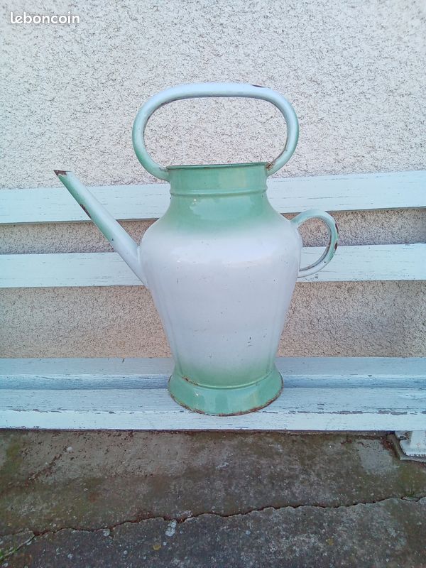 Ancien broc émaillé avec décorations d'origine - Le Grenier de Lisette