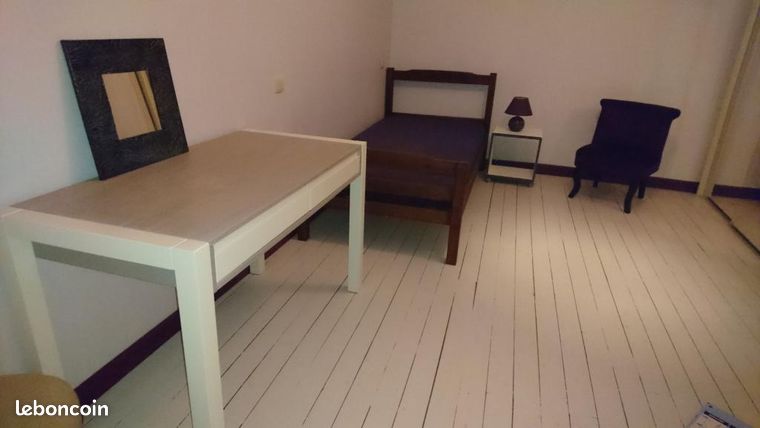 Chambre 1 pièce 13 m²
