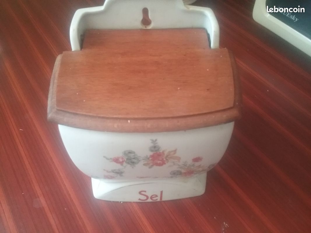 Saliere en faïence couvercle en bois (image 1)