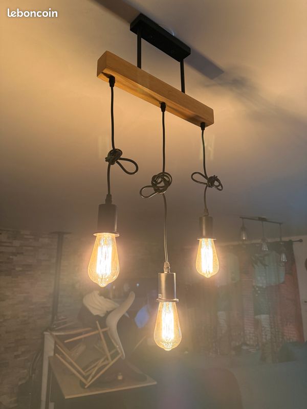 Lustre en bois (image 1)