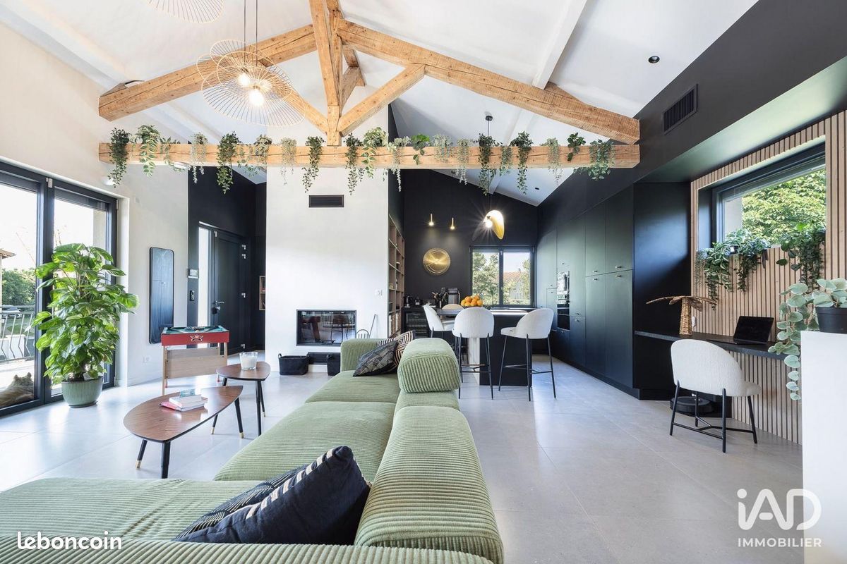 Maison 7 pièces 175 m² · à Saint-Genis-les-Ollières · 175 m² · 795 000 €