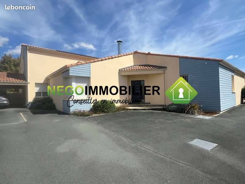 Maison 13 pièces 286 m² · à Chauché · 286 m² · 395 000 €