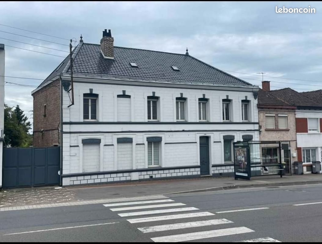 Maison de caractère sur terrain constructible (image 1)