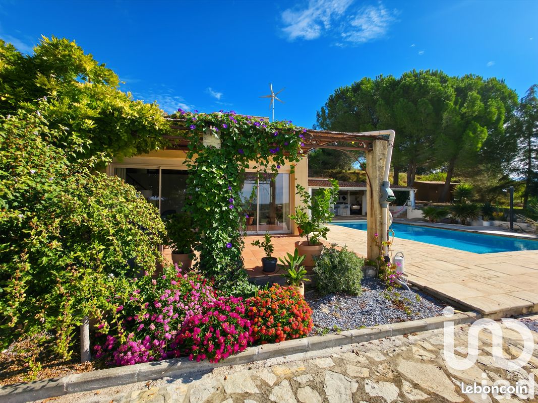 Maison 9 pièces 299 m² · à Bélarga · 299 m² · 675 000 €
