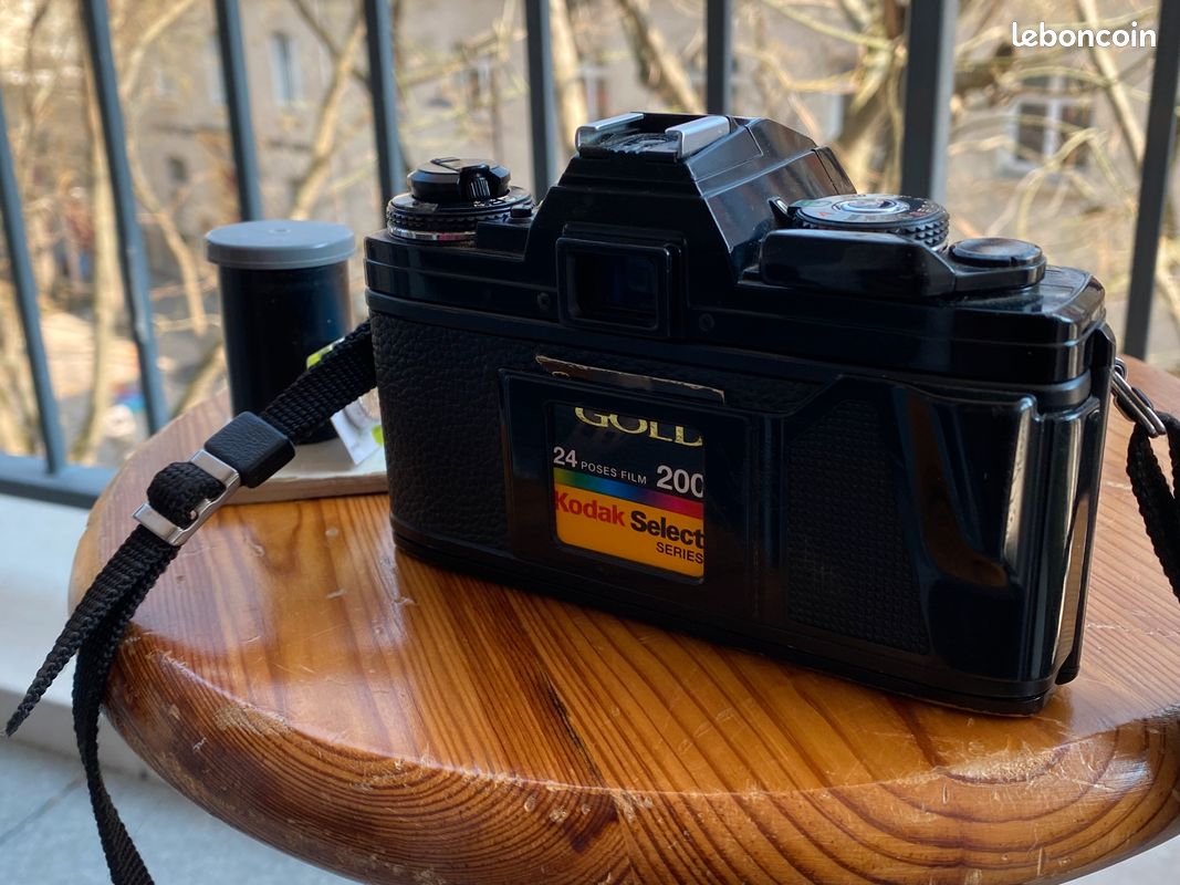 Minolta X-700 avec objectif 28 mm f/2,8 Md - France