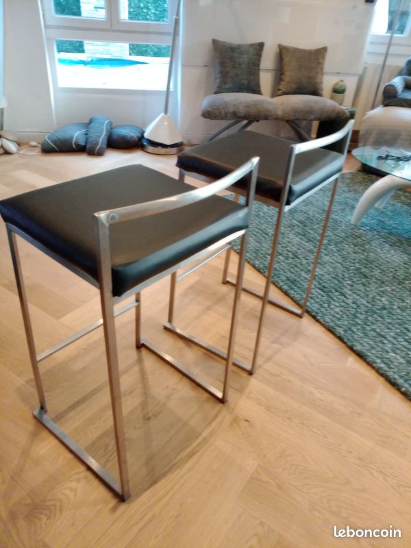 Lot de 2 chaises de bar noires - Bon état (image 2)