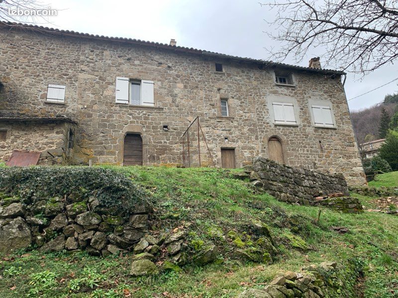 Maison 6 pièces 180 m² · à Vals-les-Bains · 180 m² · 310 000 €