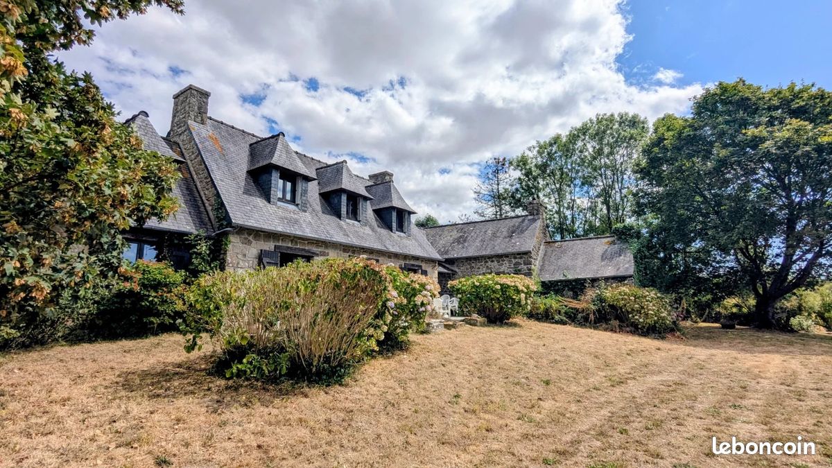 Maison 170 m² · à Saint-Nic · 170 m² · 262 500 €