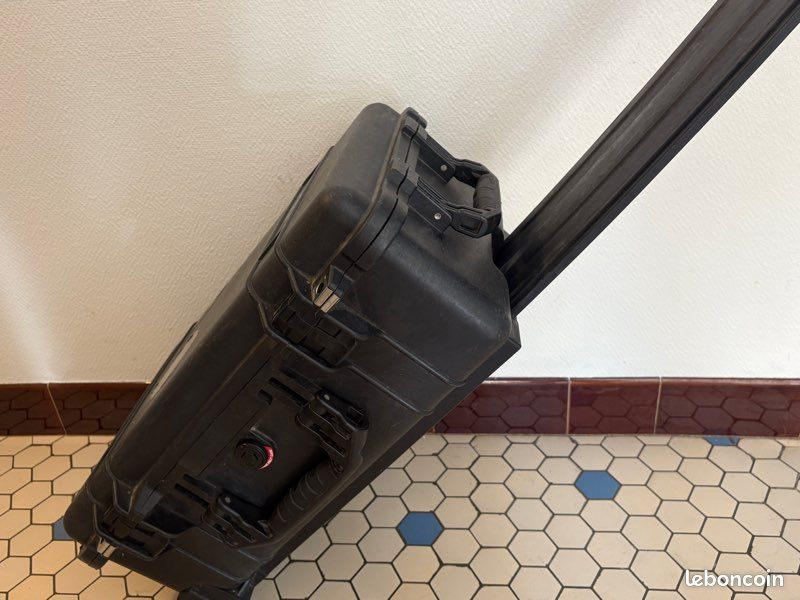 Kit cinéma Blackmagic BMCC 2.5K EF complet + 3 objectifs + rig + Pelicase (image 13)