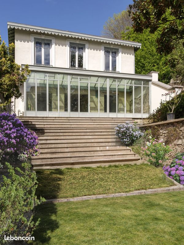 Maison 6 pièces 202 m² · à Caluire-Et-Cuire · 202 m² · 830 000 €