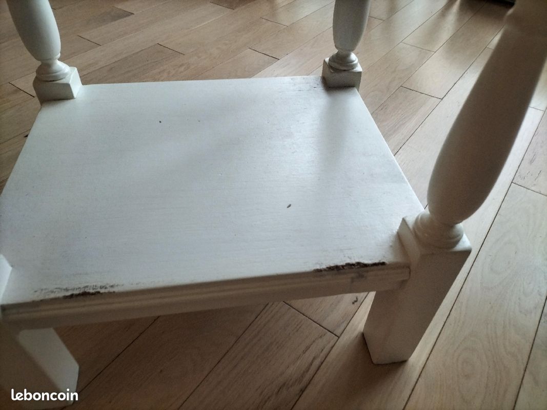 Table de chevet en blanc (image 6)
