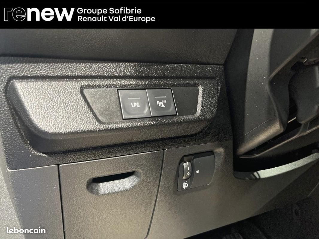 Dacia Sandero ECO-G 100 Stepway Expression (image 13)