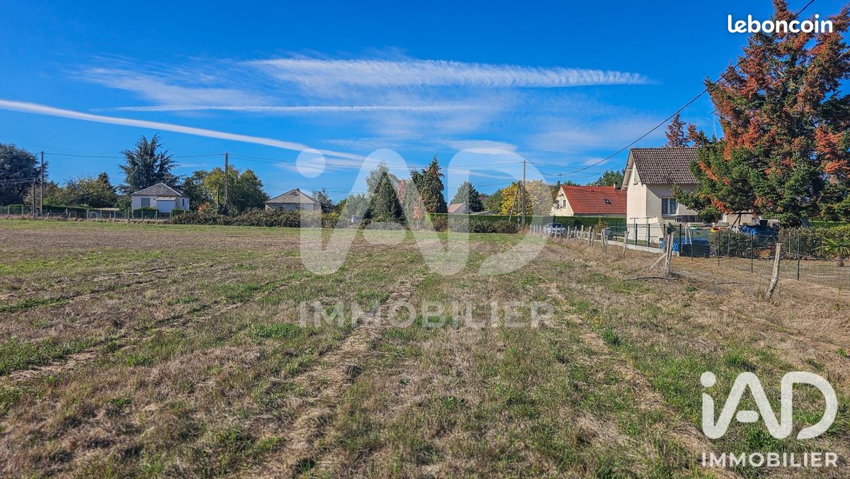 Terrain 1572 m² · à Noyers · 1 572 m² · 27 000 €