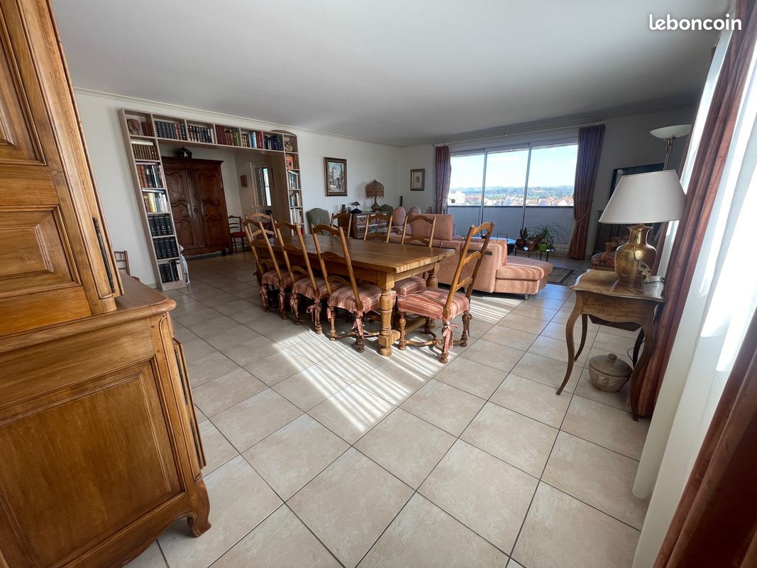 Appartement 5 pièces 127 m² · à Roanne · 127 m² · 259 000 €