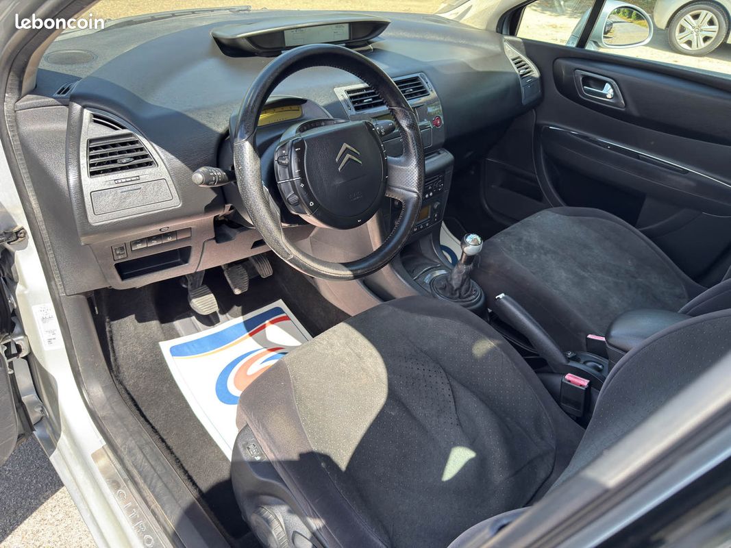 Citroën C4 1.6 HDI 110CH Exclusive – Régulateur – Clim Auto – Jantes Alu – Révisée & Garantie 6 mois (image 17)