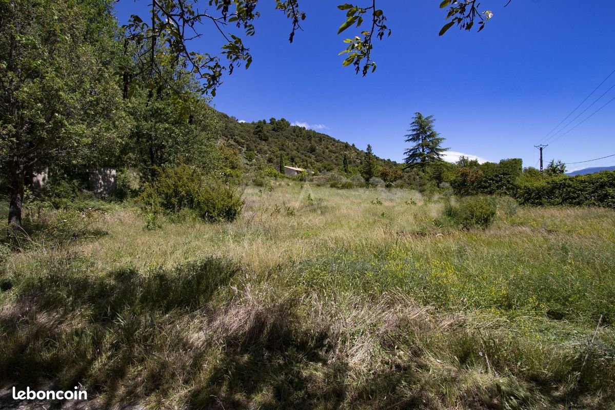 Terrain 925 m² CHEMIN SAINT VERAN · à Allemagne-en-Provence · 70 000 €