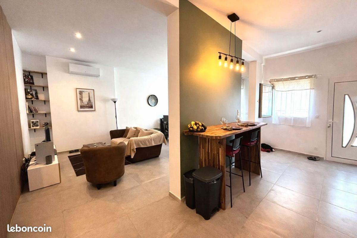 Appartement 5 pièces 94 m² · à Carpentras · 94 m² · 1 196 €/mois