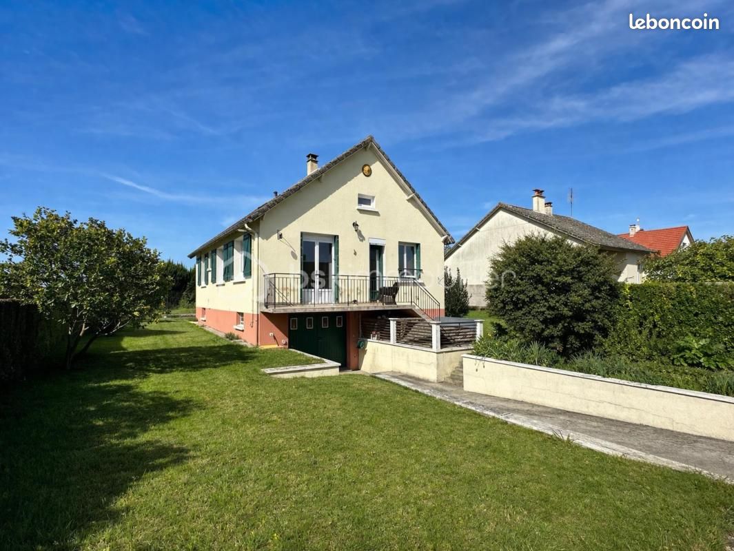 Maison 5 pièces 130 m² · à Clos-Fontaine · 130 m² · 259 000 €
