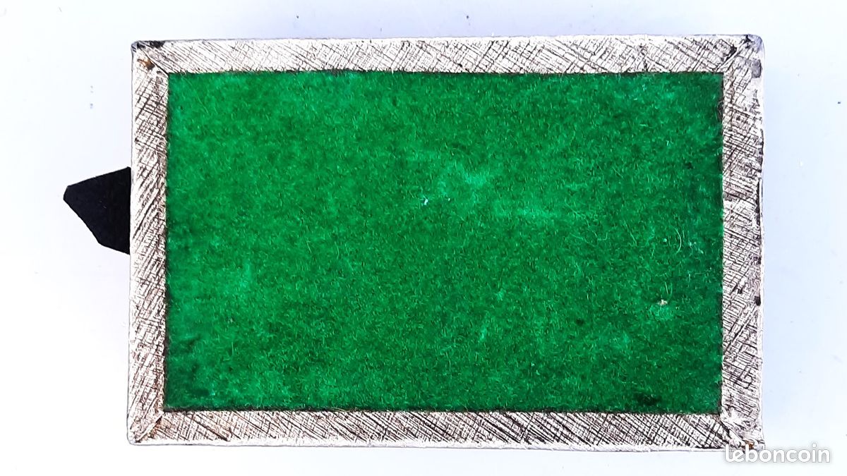 Ancienne Boîte à Outils Métal - Peinture Verte, Fabrication Américaine