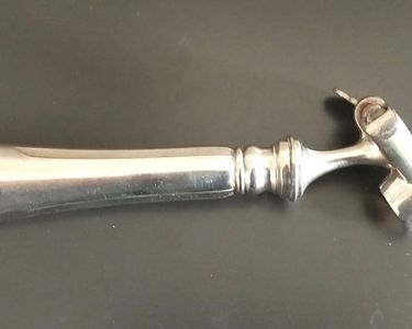 Fourchette trident à gigot ancien , metal et manche en corne - Arts de la table