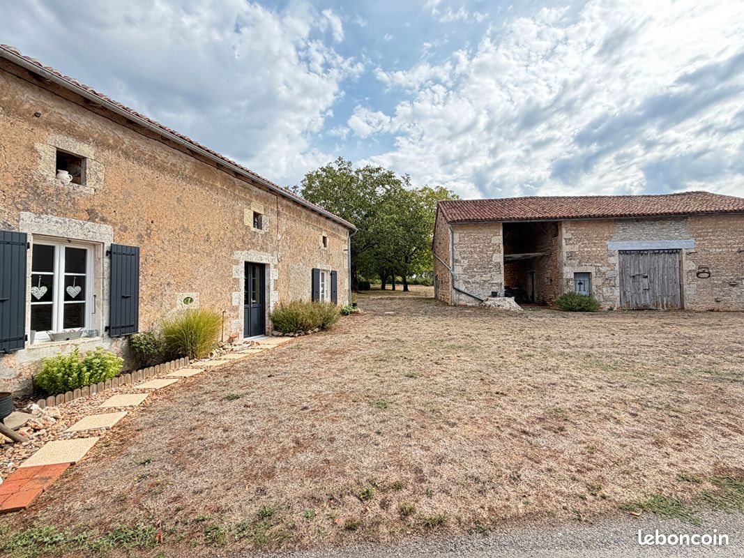 Maison 3 pièces 72 m² · à Nanteuil-en-Vallée · 72 m² · 62 600 €