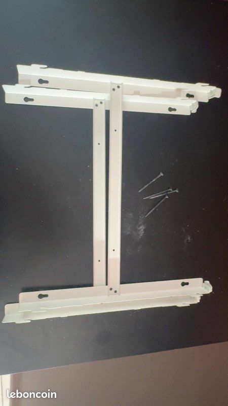 Radiateur électrique blanc à façade lisse – État quasi neuf (avec support mural) (image 3)