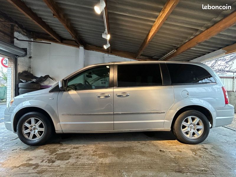 Chrysler GRAND VOYAGER 2.8 CRD TOURING BA (image 2)